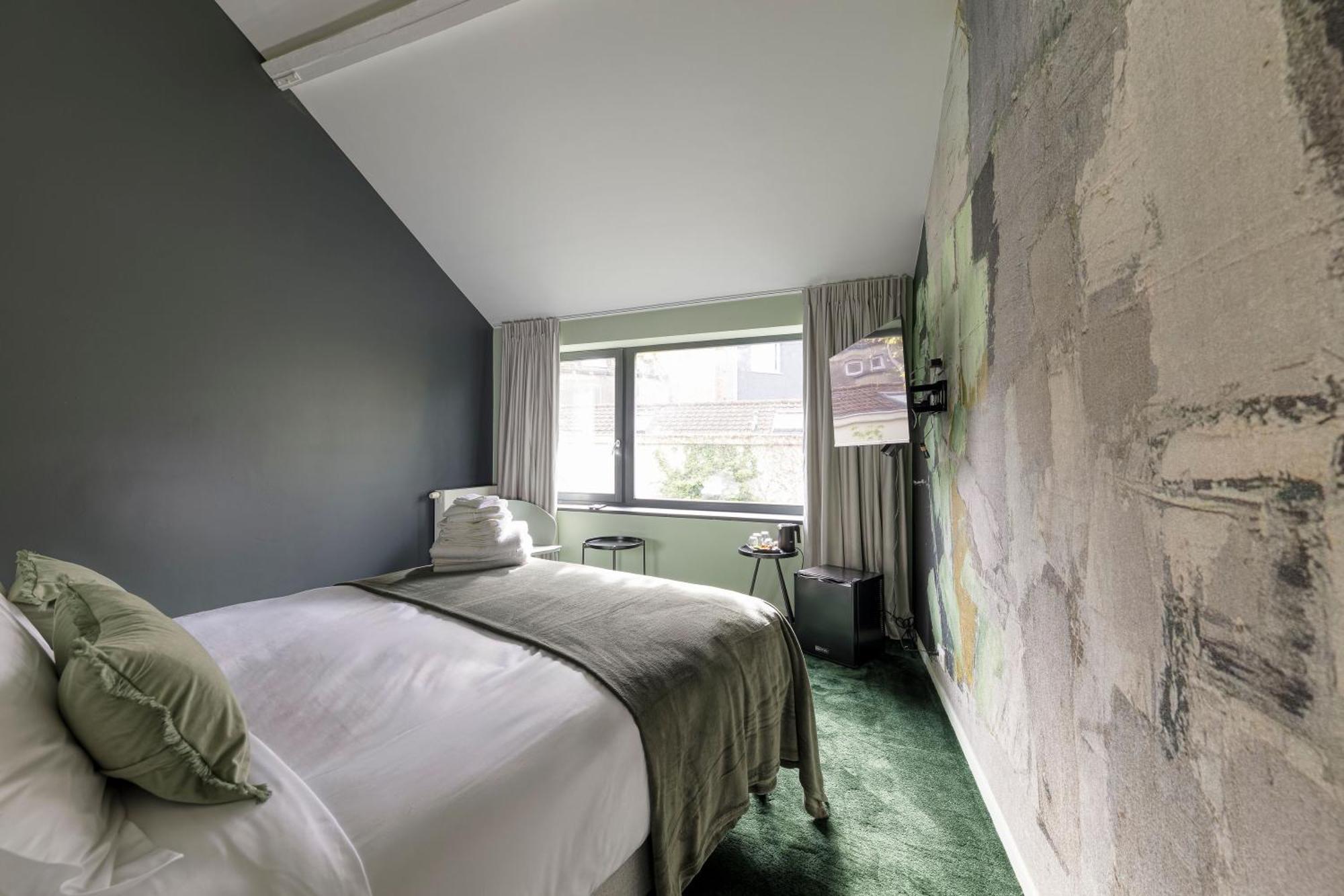 Atelier K - Art Guesthouse In Brussels Иксель Экстерьер фото
